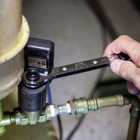 Ratcheting Refrigeration Wrench 5-1/2-Inch